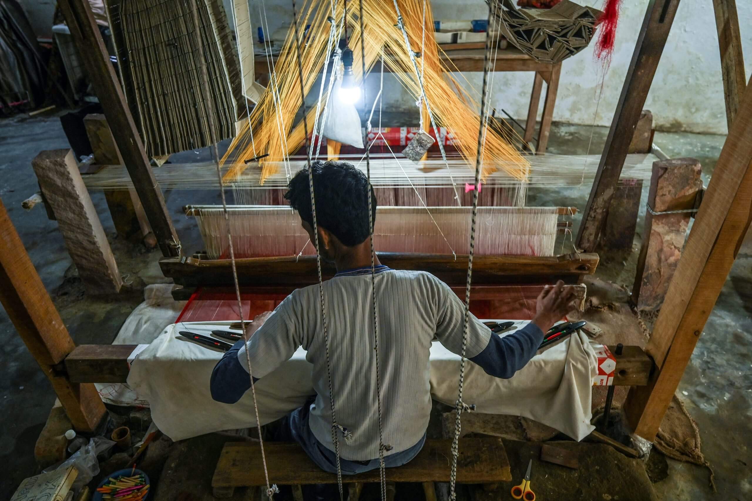 Banarasi saree wholesaler weaver in Varanasi